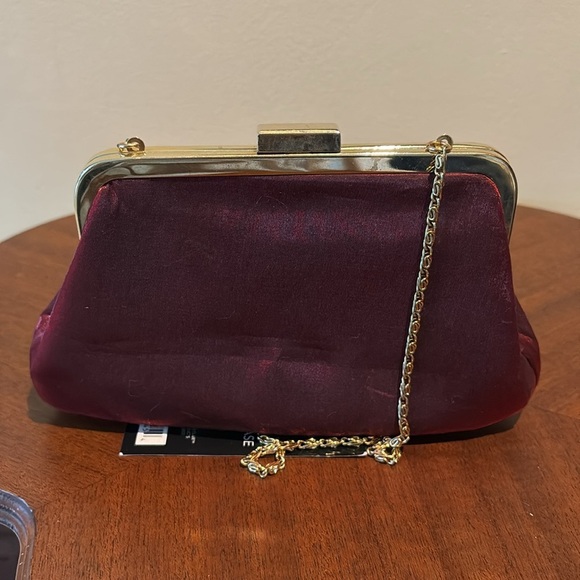 Revlon Flair Clutch  shoulder bag NWT holiday / evening bag  Padded Taffeta Red - Picture 8 of 15